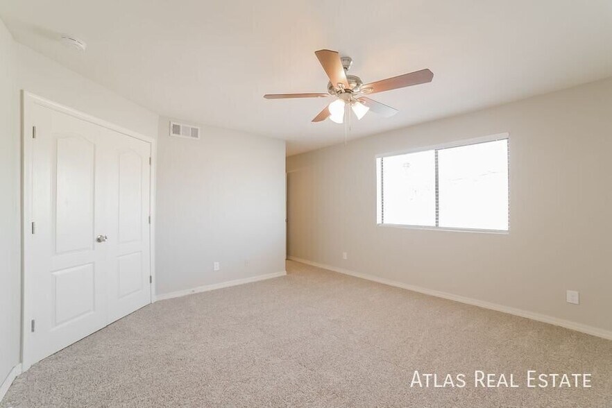 Building Photo - 5006 W Torrey Pines Cir
