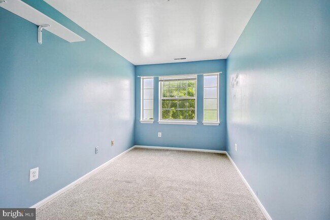Building Photo - 8601 Falls Run Rd