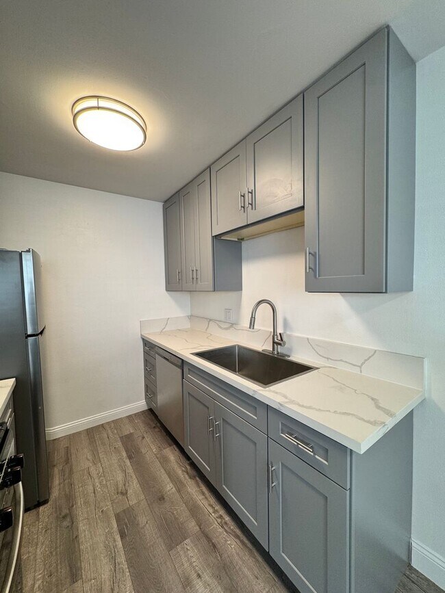 Interior Photo - 1913 11th St