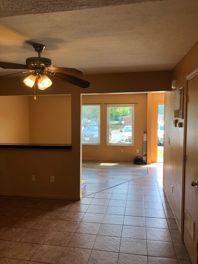 Kitchen/Family Room - 1549 Whitehall Blvd