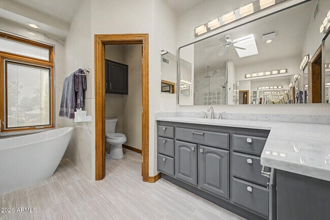 Building Photo - 5812 W Del Lago Cir