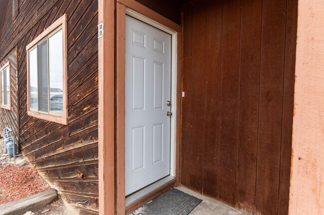 Building Photo - 239 S Elm St