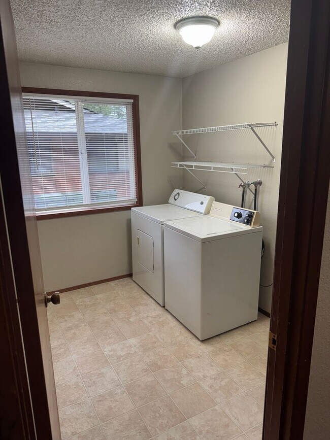 Building Photo - Cute 1 Bed 1 Bath Home in Puyallup