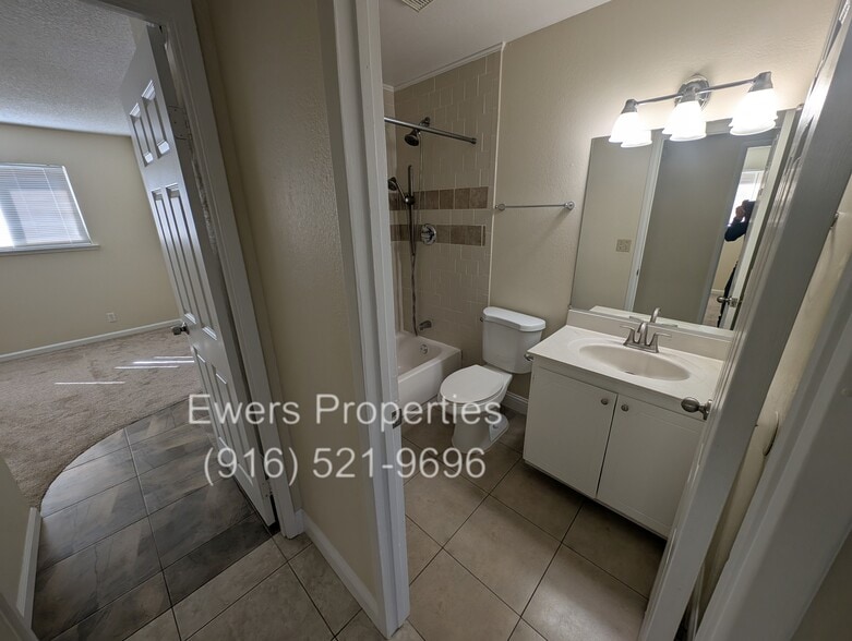 Building Photo - 4140 Stonecutter Way