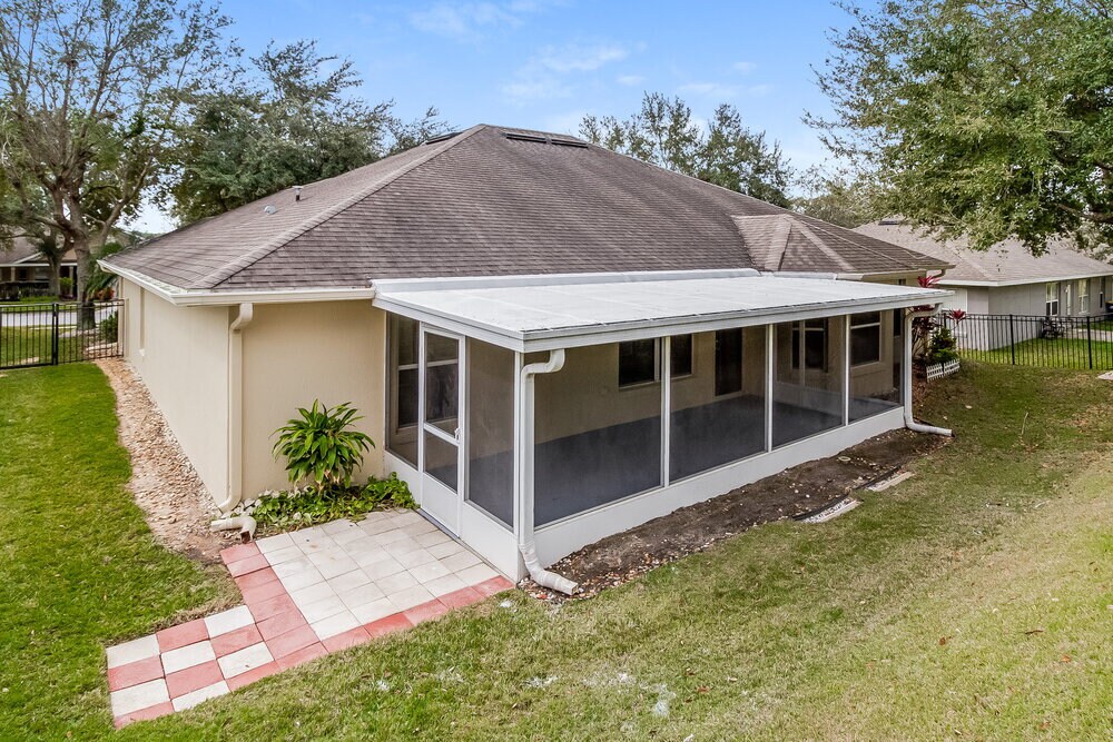 Building Photo - 1923 Southern Oak Loop