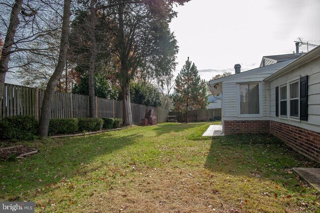 Building Photo - 5931 Peverill Dr