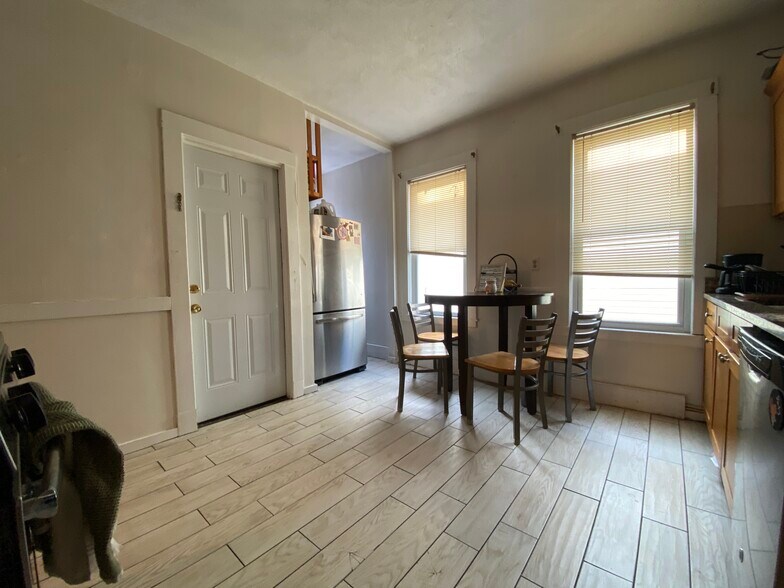 Building Photo - 24 Darling St