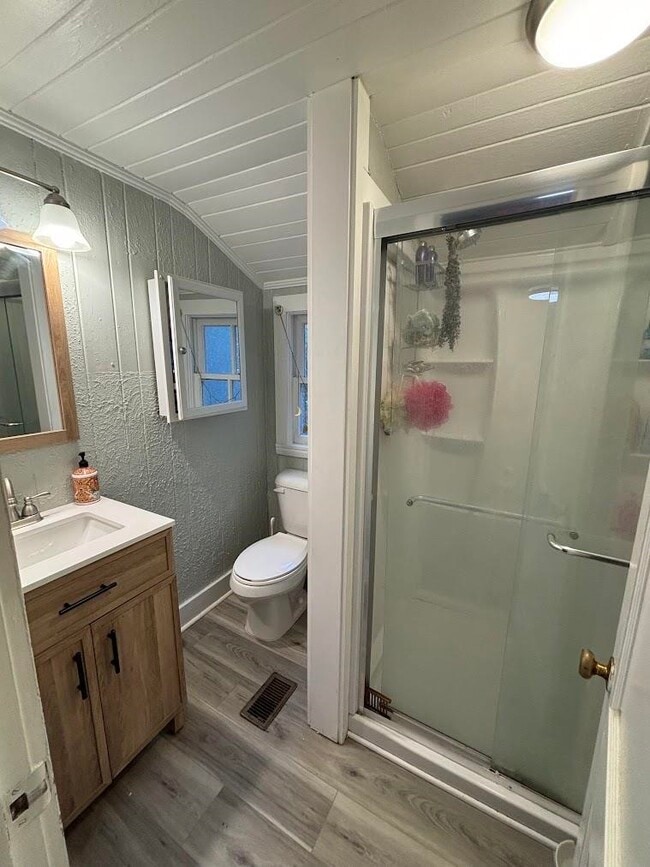 Building Photo - 123 Westridge Dr