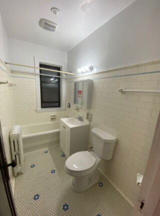Building Photo - 1501 W Chase Ave