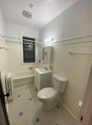 Building Photo - 1501 W Chase Ave