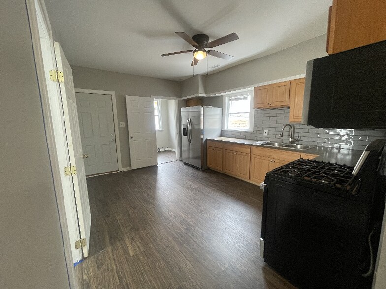 Building Photo - 4509 S Talman Ave