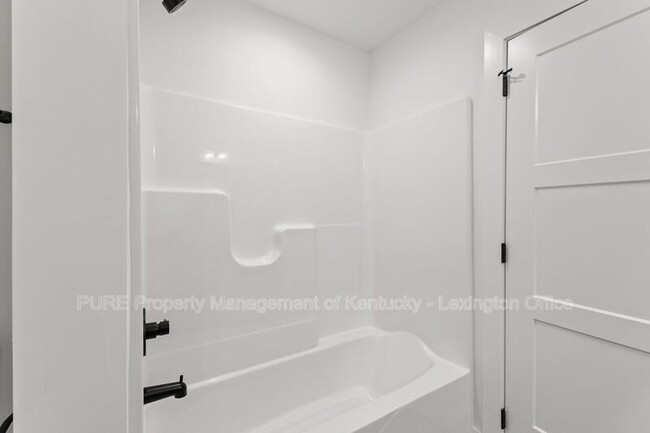 Building Photo - 312 Winding Branch Dr