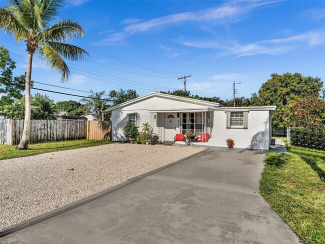 Building Photo - 4941 SW 44th Ave