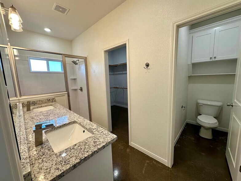 Building Photo - 705 Tower Mill Ct