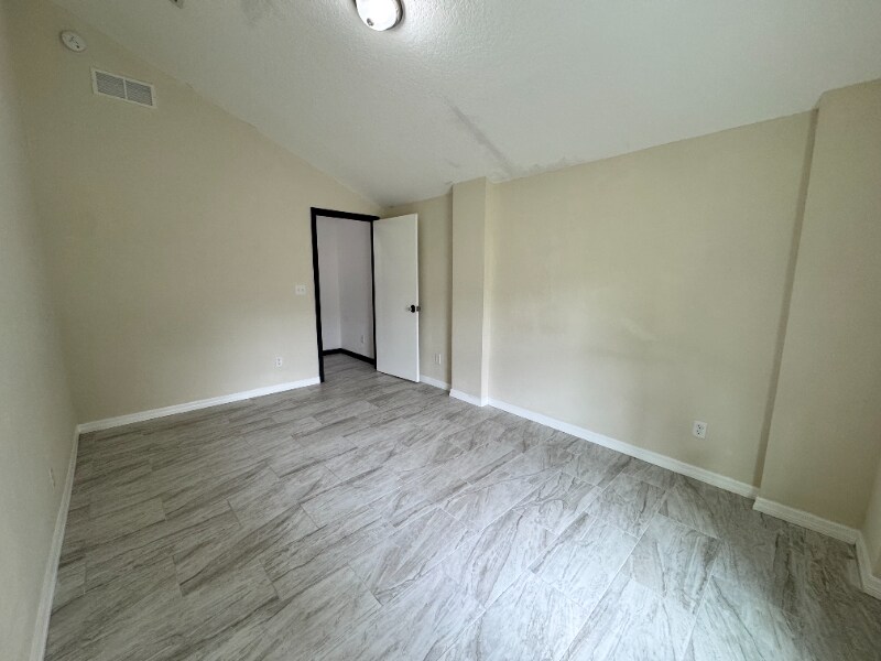 Building Photo - 2923 Rosselle St