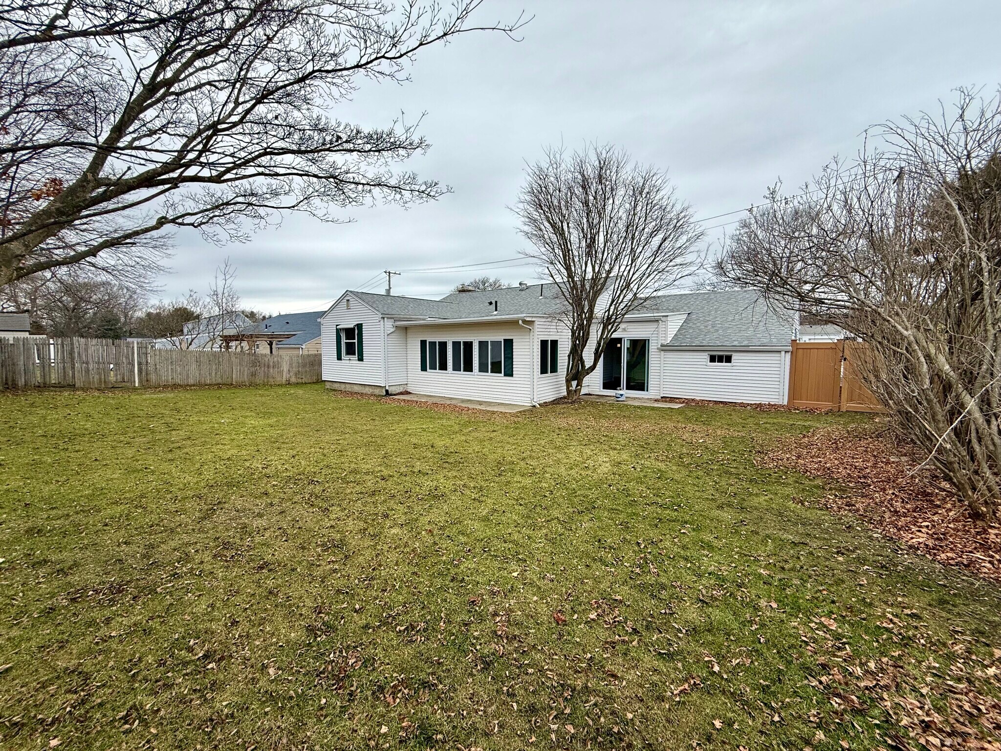 Building Photo - 160 Plantation Dr