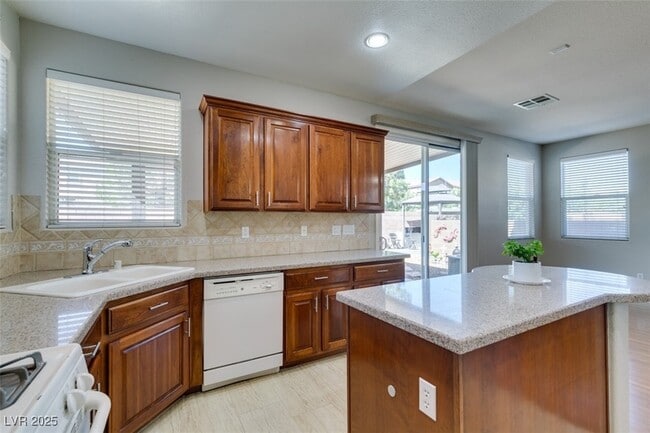 Building Photo - 9005 Semillon St
