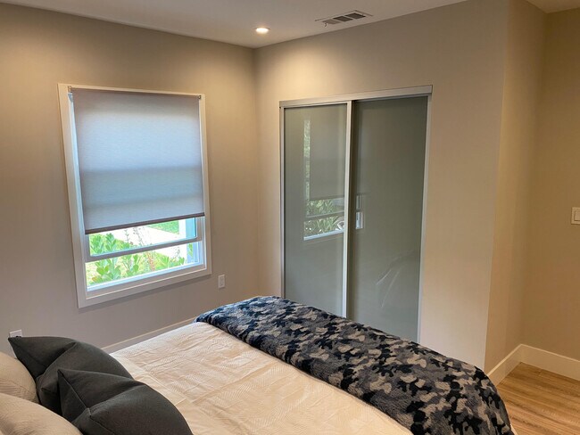 Building Photo - 662 Salem St