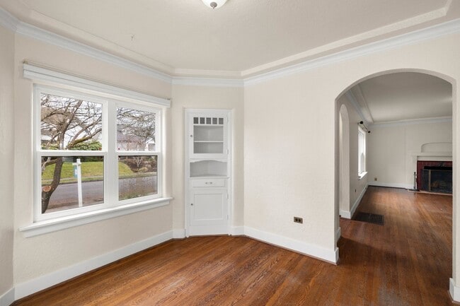 Building Photo - 2 bedroom 1 bath with full basement in Sellwood!