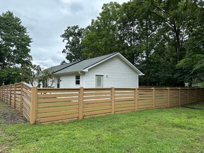 Building Photo - 34 Rock Hill Rd Ext