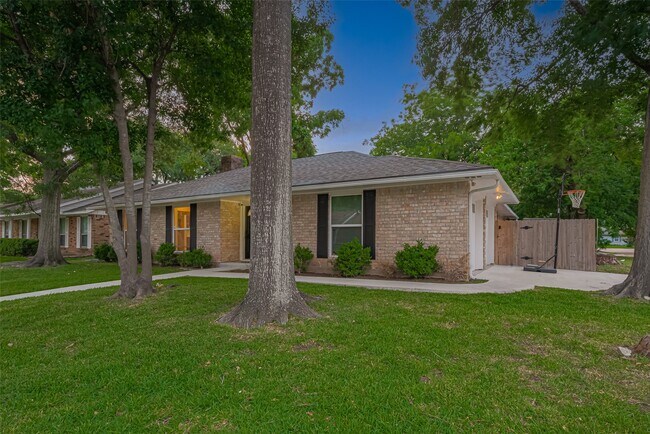 Building Photo - 12602 Westleigh Dr
