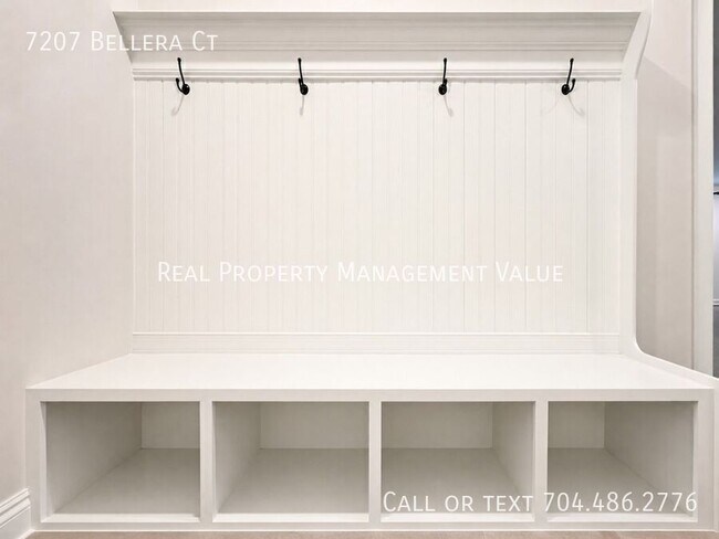 Building Photo - 7207 Bellera Ct