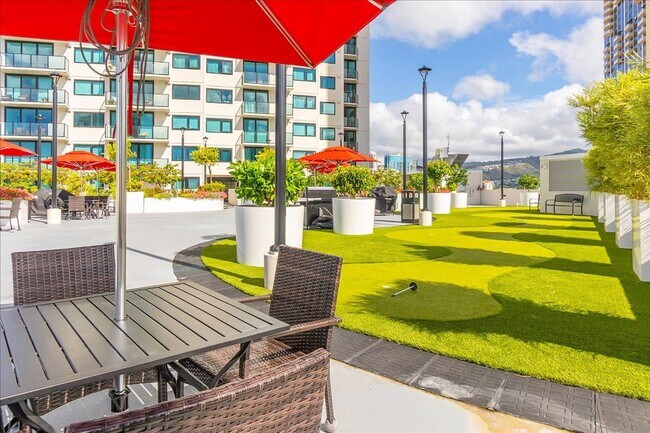 Building Photo - High Floor 2 BED/2 BATH/2 PRKG in brand ne...