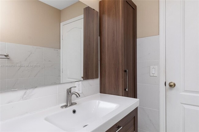 Building Photo - 3864 SW 169th Terrace