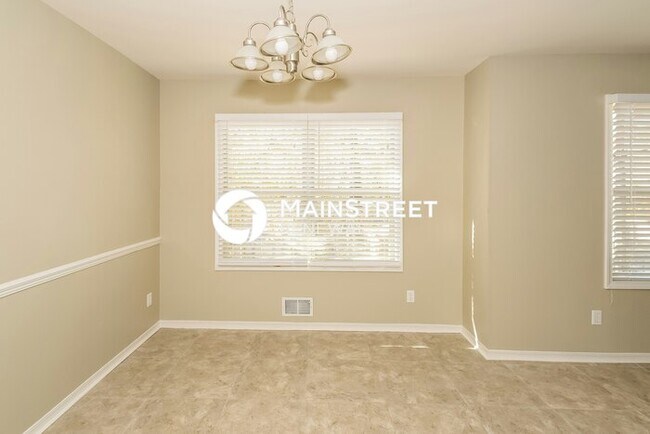 Building Photo - 3 Bedroom Pet-Friendly Home in Birmingham, AL with Main Street Renewal