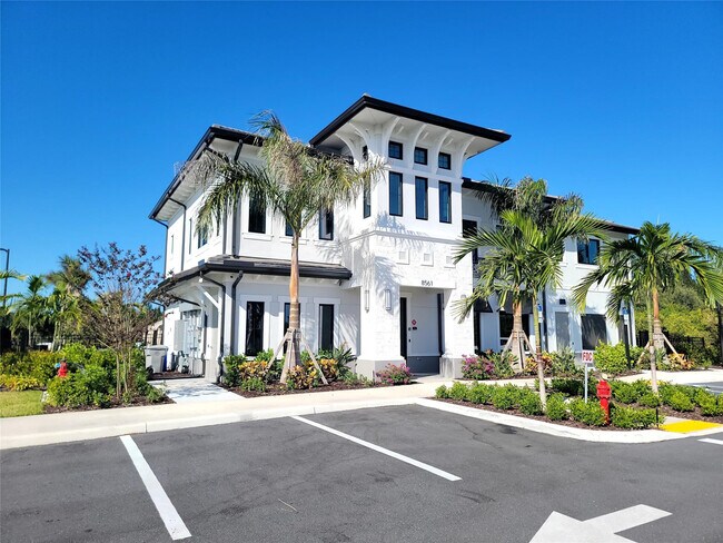 Building Photo - 8433 Beagle Ter