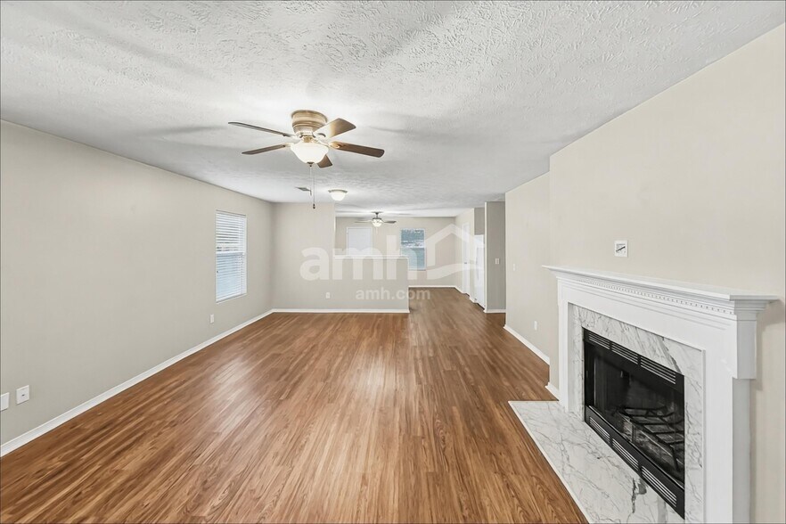 Building Photo - 2649 Sutherland Dr