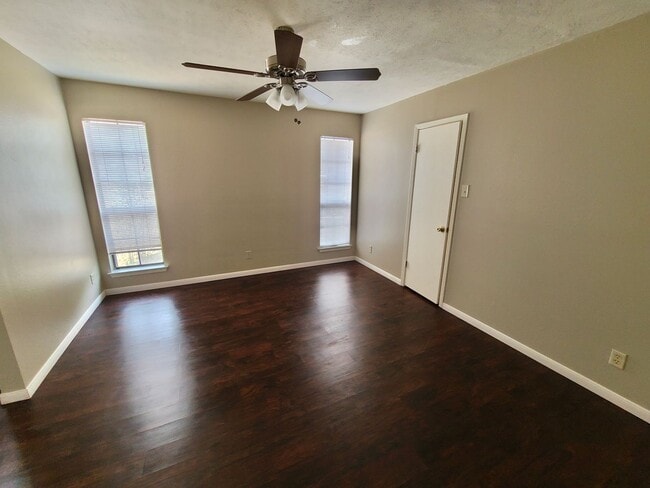 Building Photo - COMING SOON... 3-Bedroom 2-Bathroom Townhome in Capital Heights!