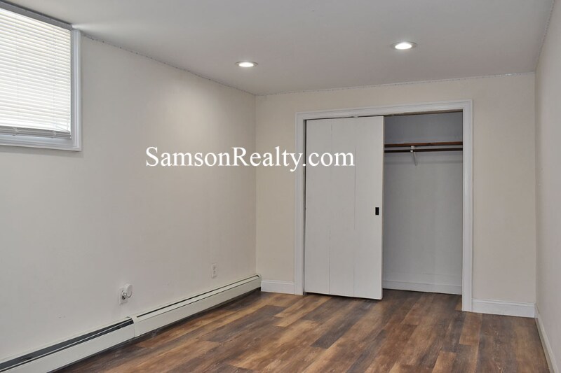 Building Photo - 349 Thayer St