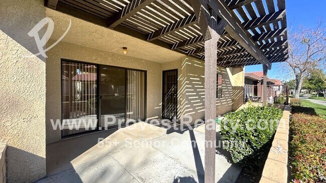 Building Photo - 19053 Elm Dr