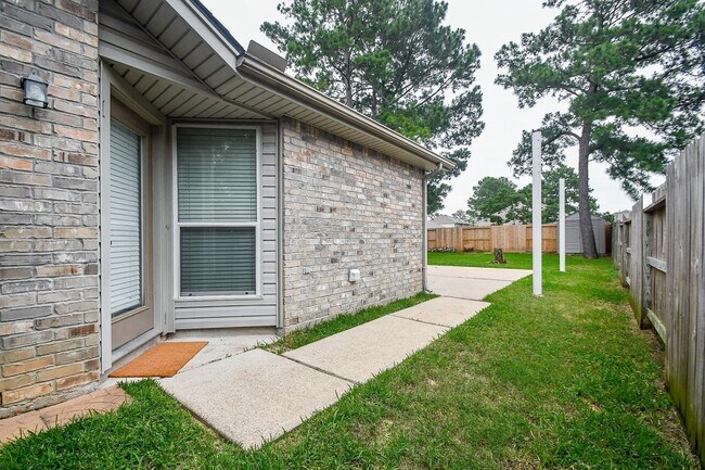Building Photo - 10614 Sunswept Fields Ln