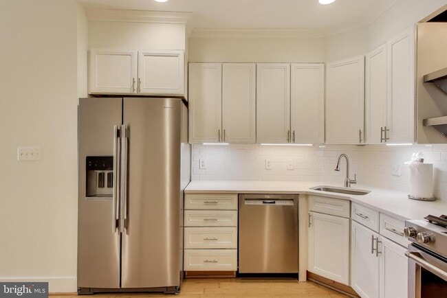 Building Photo - 1129 Columbia Rd NW