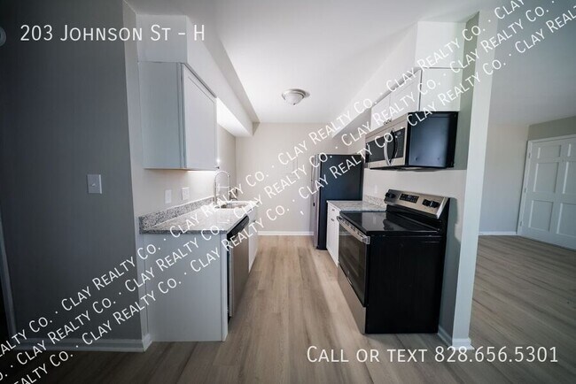 Building Photo - 203 Johnson St