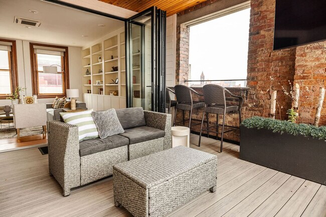 Building Photo - 1201 Jackson St