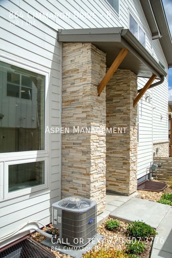 Building Photo - 864 Cimarron Dr