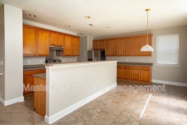 Building Photo - 7144 Great Laurel Dr