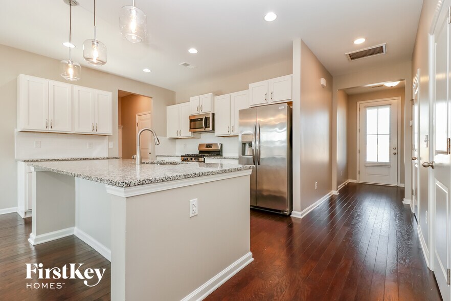 Building Photo - 315 Celestial Blvd