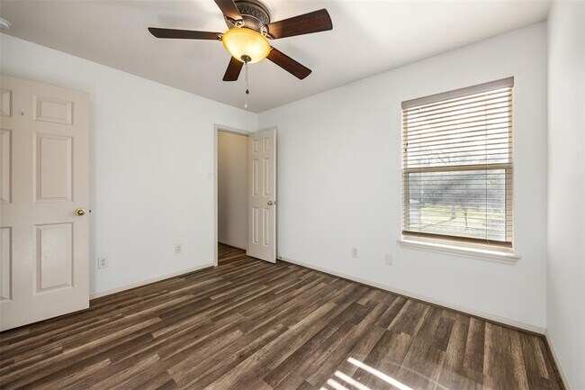 Building Photo - 16023 Arbor Trail