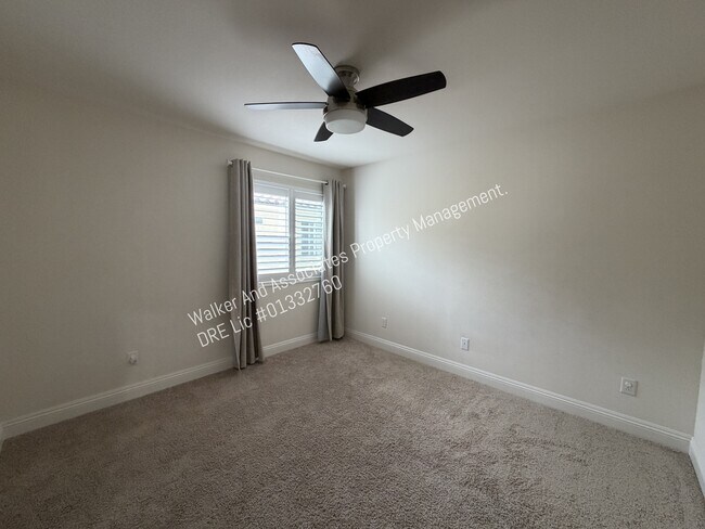 Building Photo - 327 Las Flores Dr