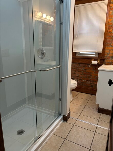 Bathroom - 1360 S High St