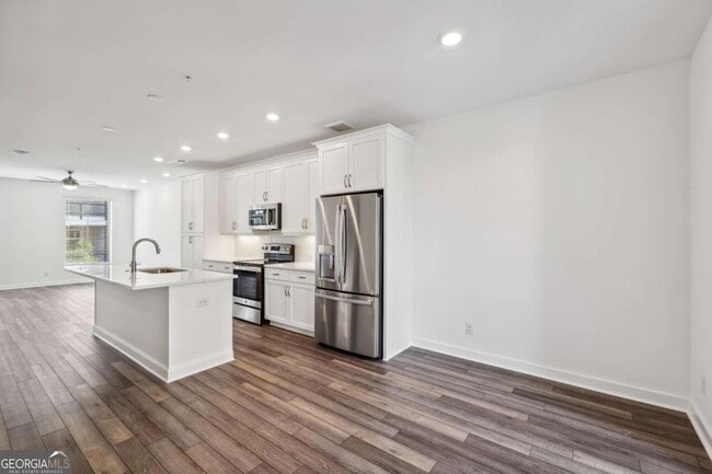 Building Photo - 432 Burton Dr