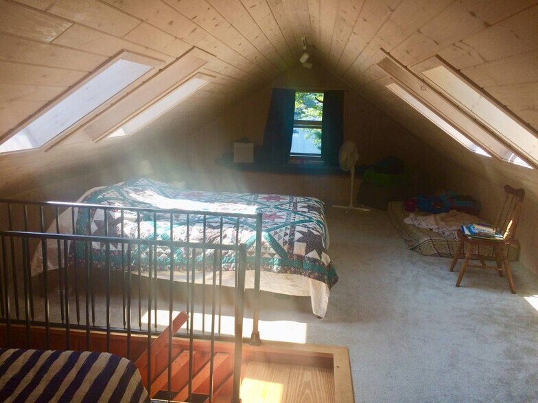 Building Photo - 30 Laurel Dr