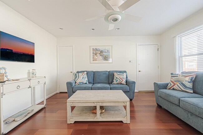 Building Photo - 9506 Ventnor Ave