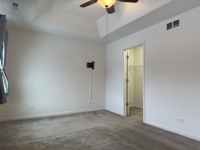 Building Photo - 226 Wildmeadow Ln