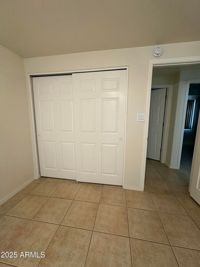 Building Photo - 4324 N 72nd Dr