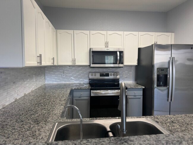 Building Photo - 5125 Palm Springs Blvd